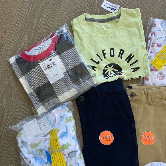 Bundle of boys clothing, size small (6-7) - Picture 2 of 4